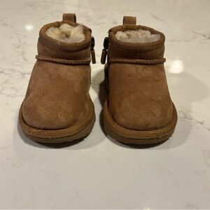 Ugg kids classic mini boot ultra water resistant toddler size 6